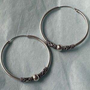 Elegant  vintage sterling silver 925 Silver Hoop Earrings